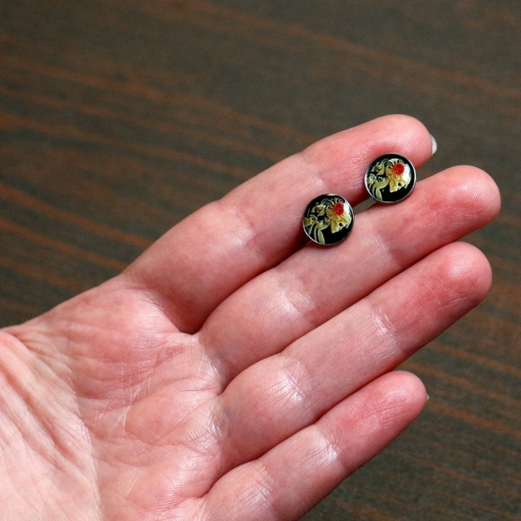 Red Rose Flower Skeleton Cameo Stud Earrings - Picture 4 of 4